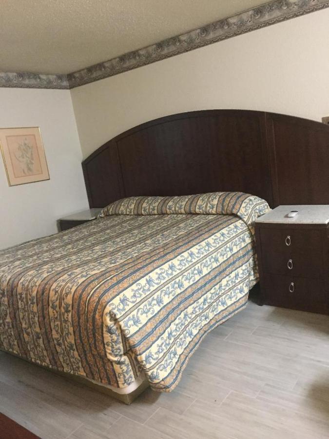 Regency Inn Норко Экстерьер фото